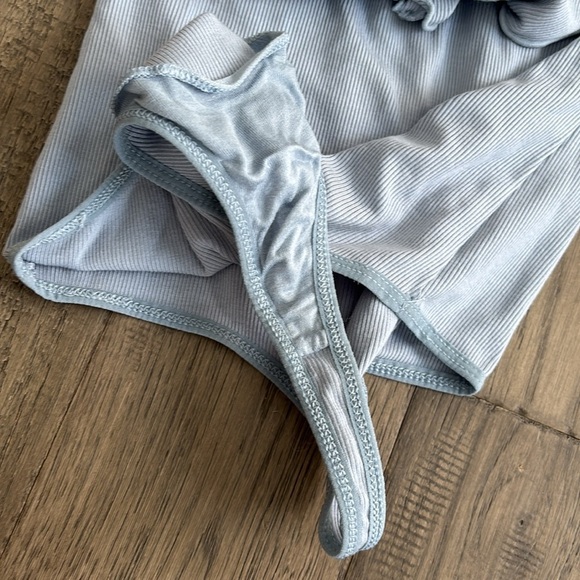 Wilfred | Aritzia light baby blue dannette ruffle sleeve tank bodysuit Size M - Picture 11 of 13